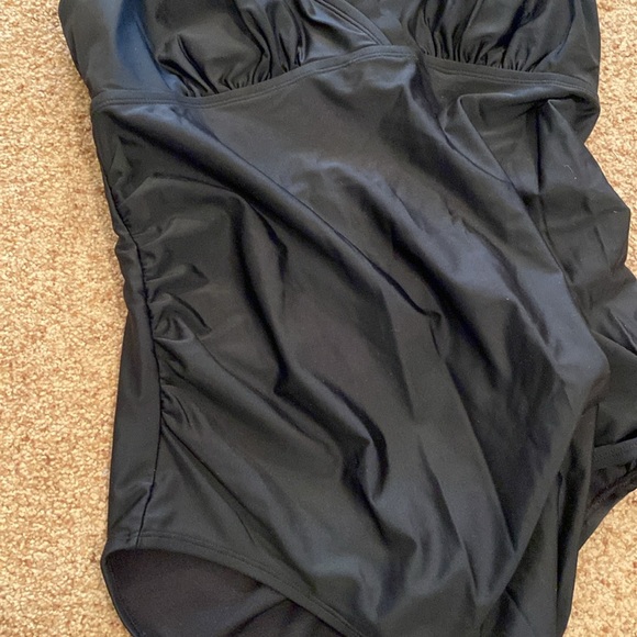 Maternity swimsuit - Picture 11 of 11